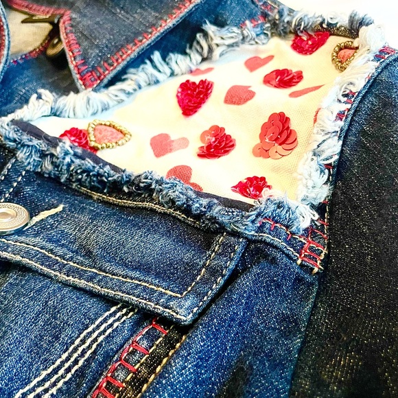 Upcycled distressed blue Jean jacket newly handmade patchwork hearts bike love - Picture 10 of 11